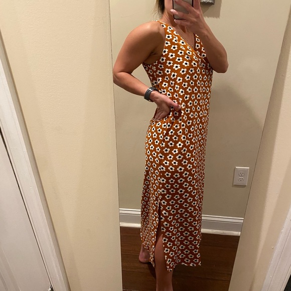 en THREAD Floral V Neck Side Slit Midi Dress NWT - Picture 9 of 13